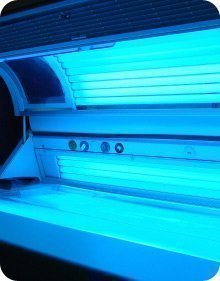 Cuidados com as luzes artificias e principalmente, a radiação UV Câmaras de bronzeamento artificial