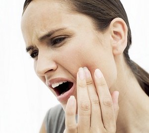 Procure um dentista com urgência para tratar suas gengivas inflamadas! Importância de procurar um dentista