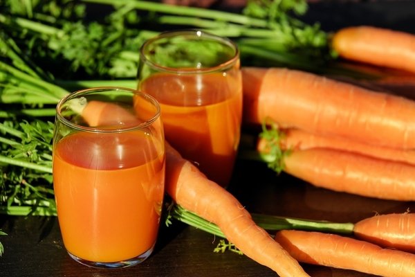 Como preparar um suco de cenoura com gengibre? Suco de cenoura com gengibre faz bem pra pele?