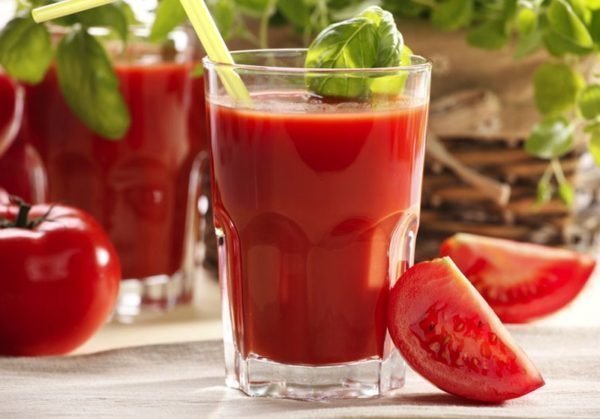 Suco de tomate: nutritivo e eficiente para sua saúde! Suco de tomate na dieta