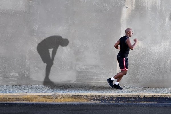 O que provoca pensamentos negativos ao correr?